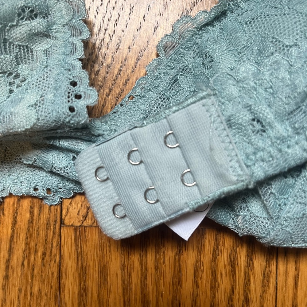 Garage Lace Bralette - Picture 4 of 5